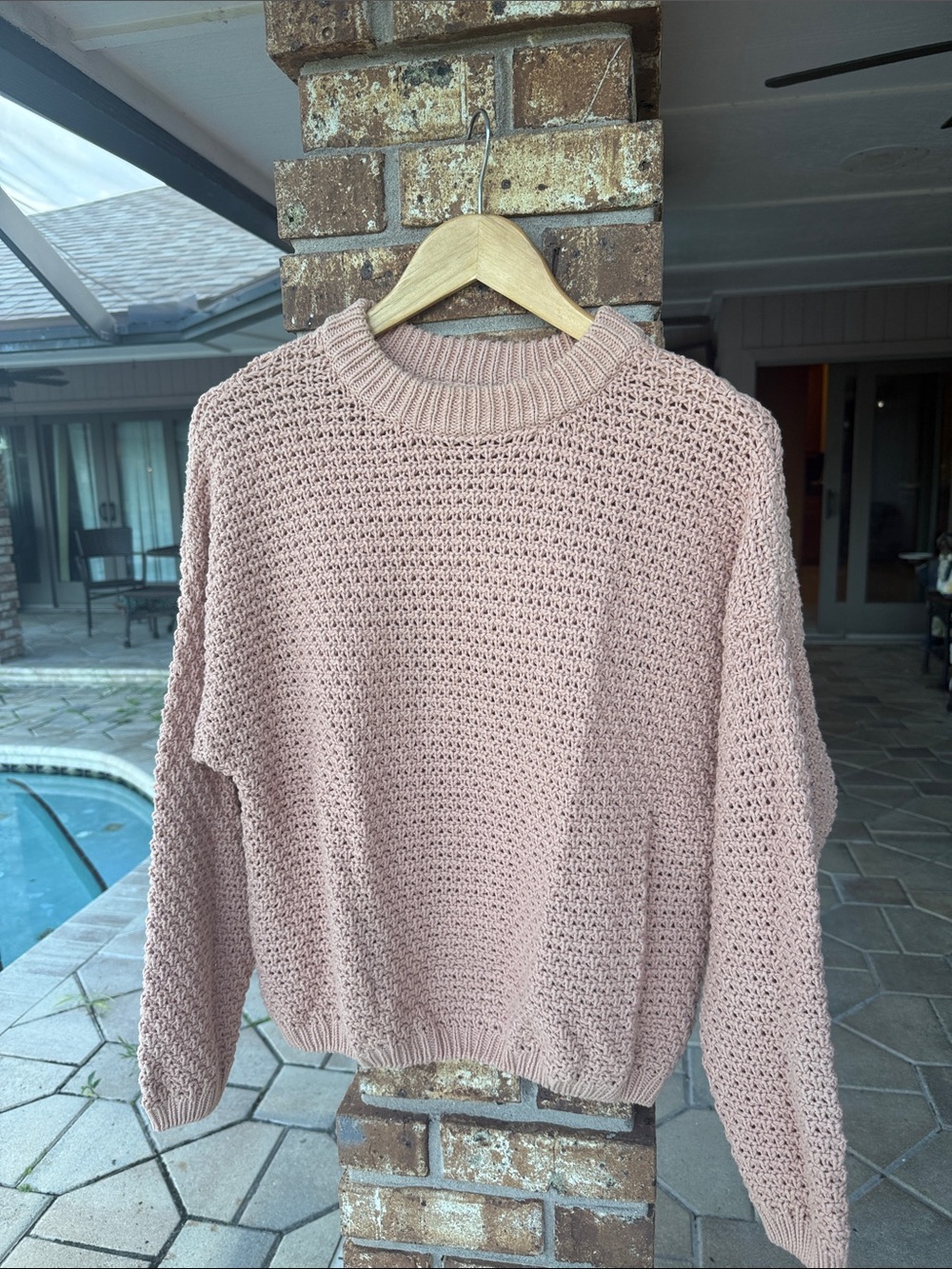 Universal Thread Rose peach Chunky Crewneck Sweater